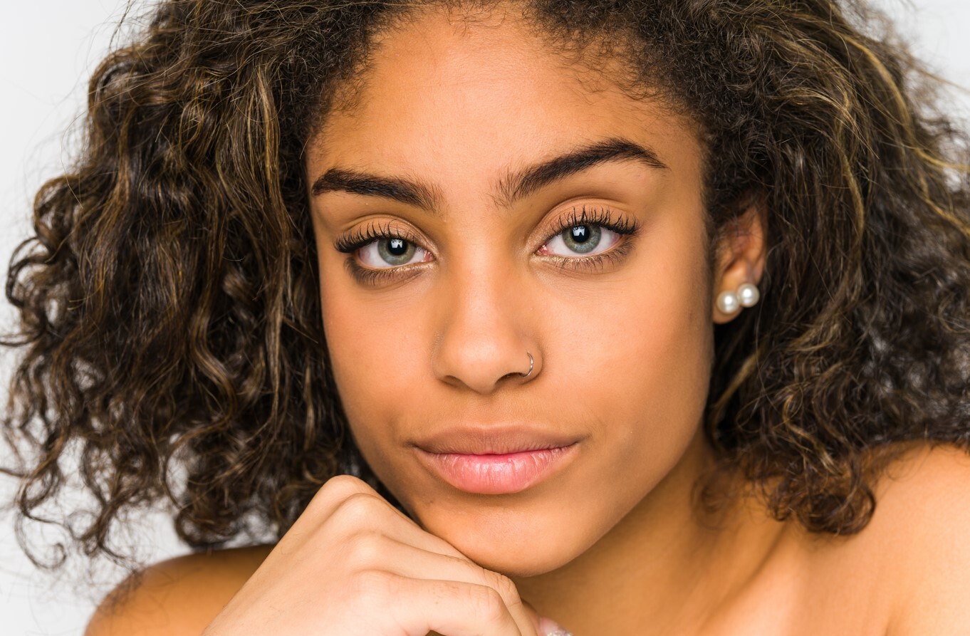 Esmerlere Yakışan Renkli Lens Çeşitleri