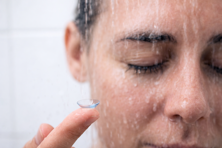 Kontakt Lens Banyoda ve Duşta Kullanılır mı?