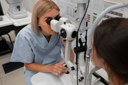 Renk Körlüğü Ameliyatla Düzelir mi?