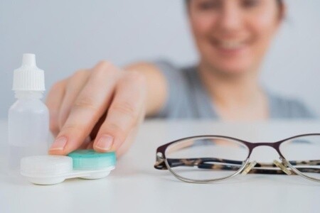 Kontakt Lens Kullananlar İçin Gün Boyu Konfor Nasıl Sağlanır?