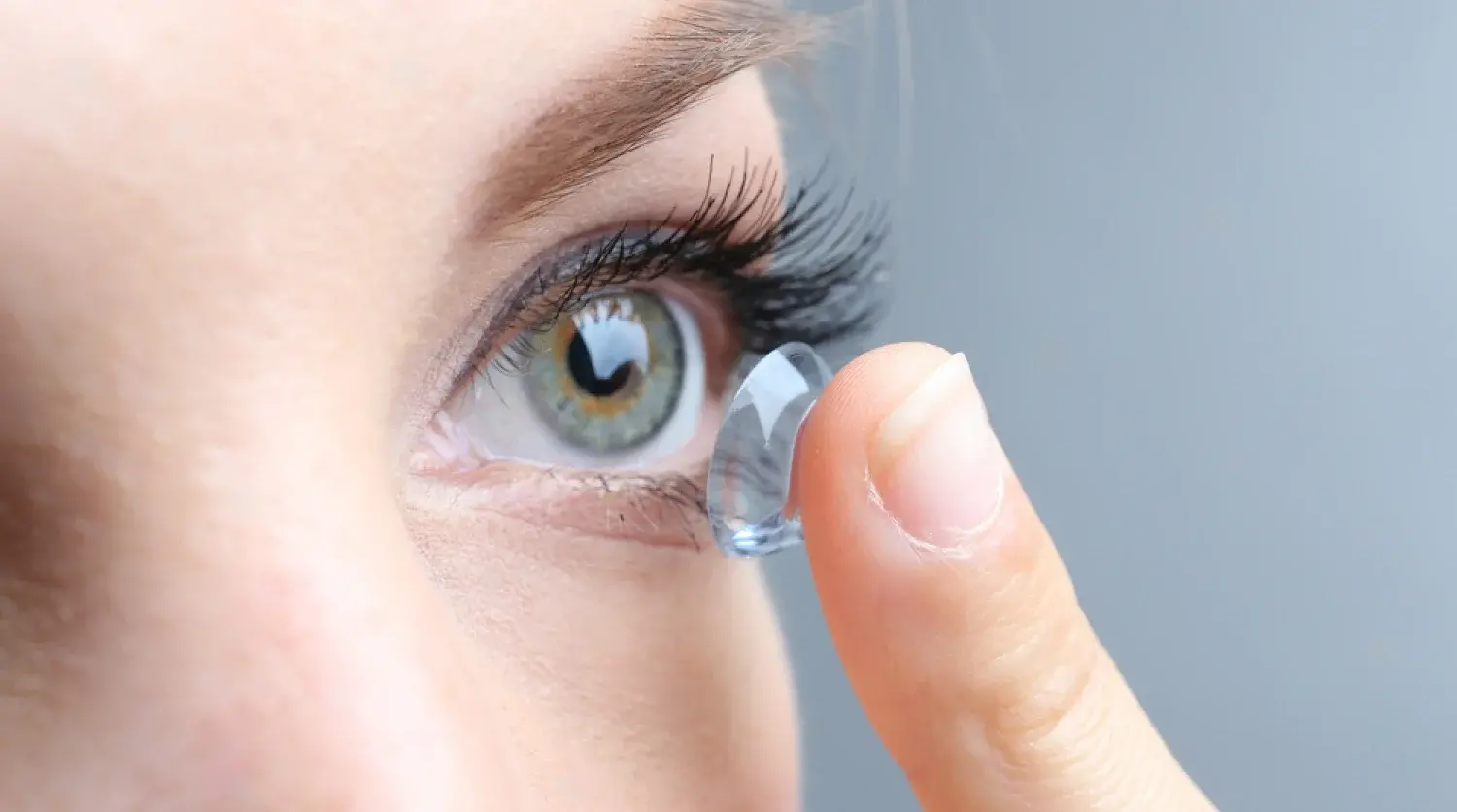 Lensin Göze Yapışması